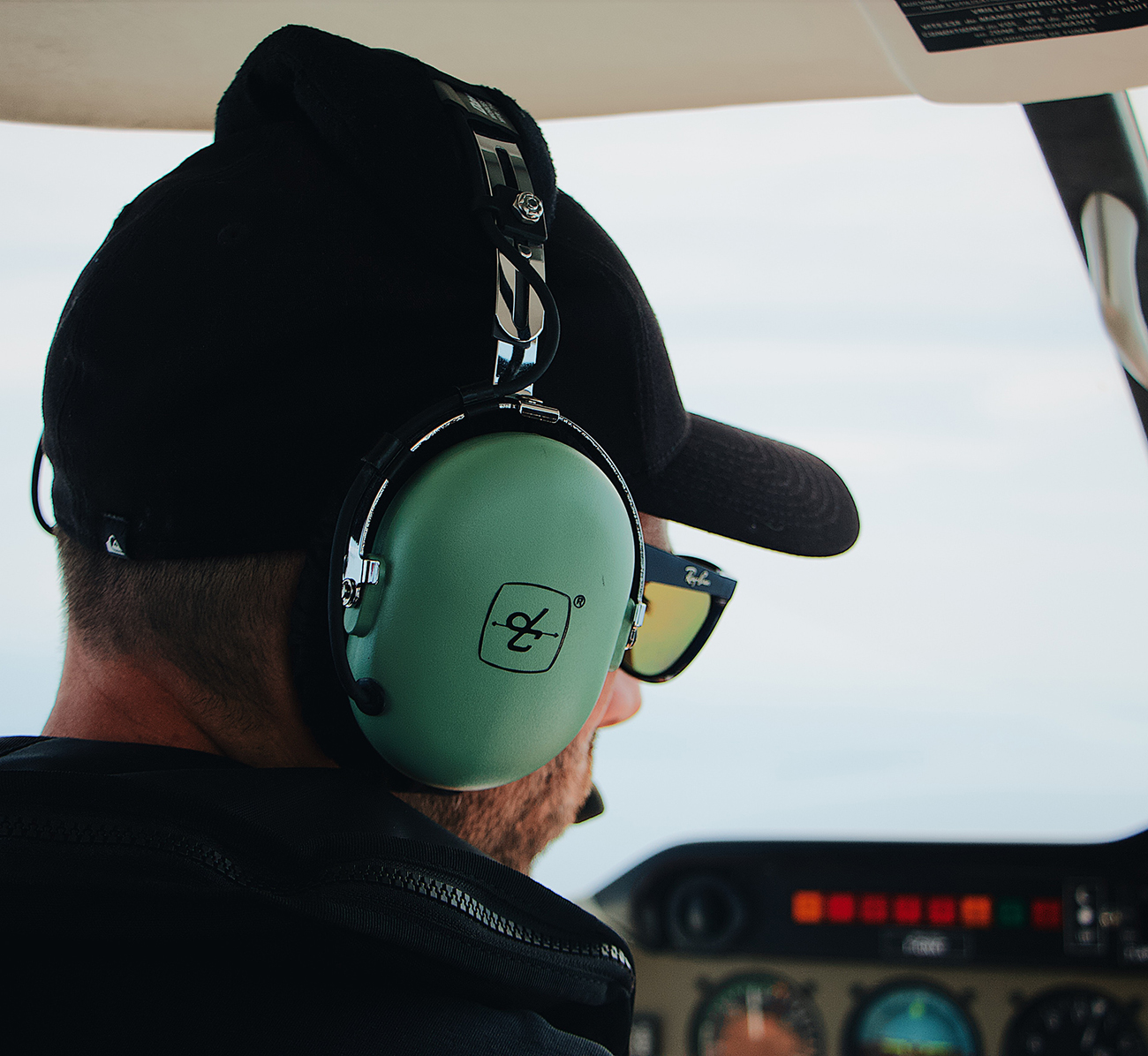 Quel casque aéronautique choisir pour un pilote débutant ?